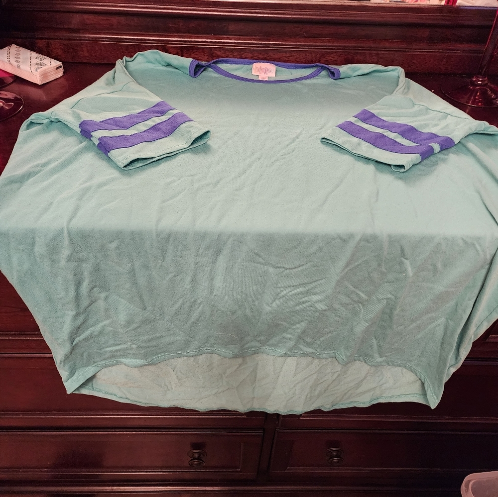 Lularoe t-shirt